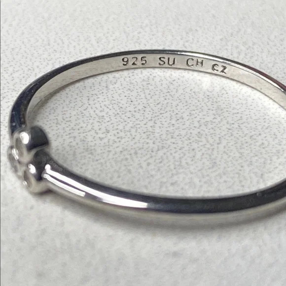 Dainty Sterling Silver Ring with Floral Design and Clear Stones - Picture 3 of 3